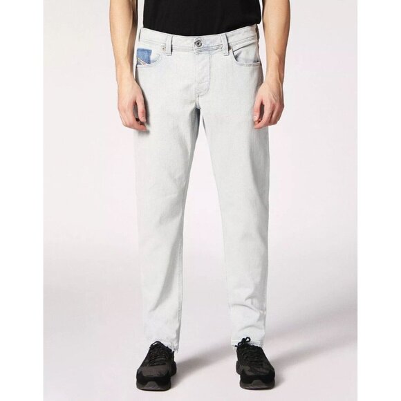 $228 Diesel Men's Larkee-Beex-R 084TK Regular Tapered Light Jeans Size W27 X L32 - Picture 2 of 12